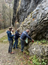 Zamykanie Manínskej úžiny.